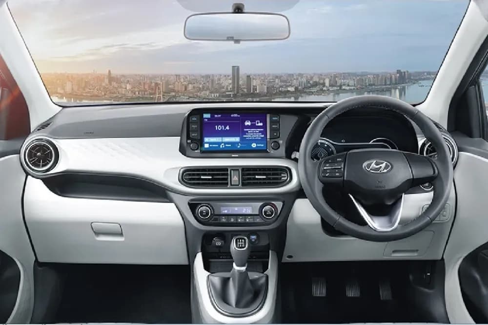 Interior & Features