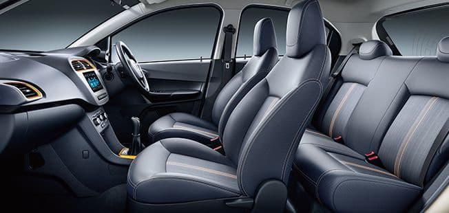 Interior & Features