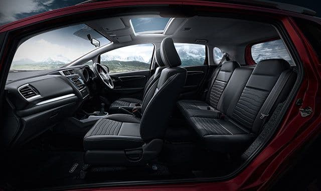 Interior & Features