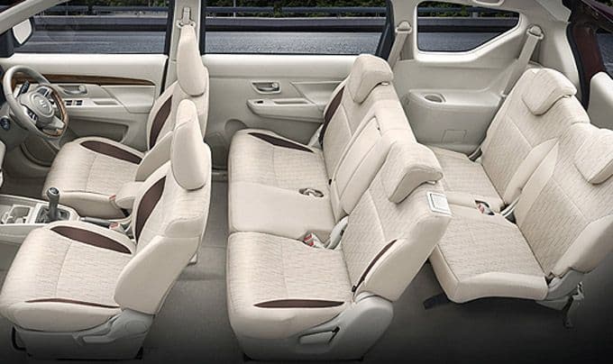 Interior & Features