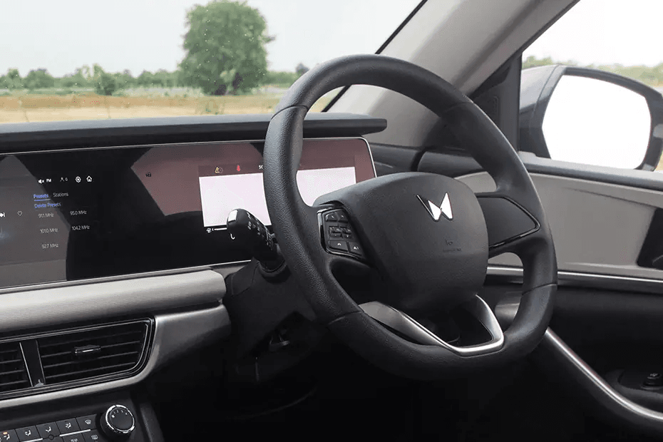 Mahindra XUV700 Steering Wheel