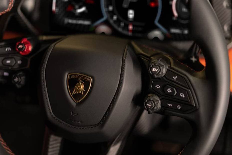 Lamborghini Revuelto Cruise Control
